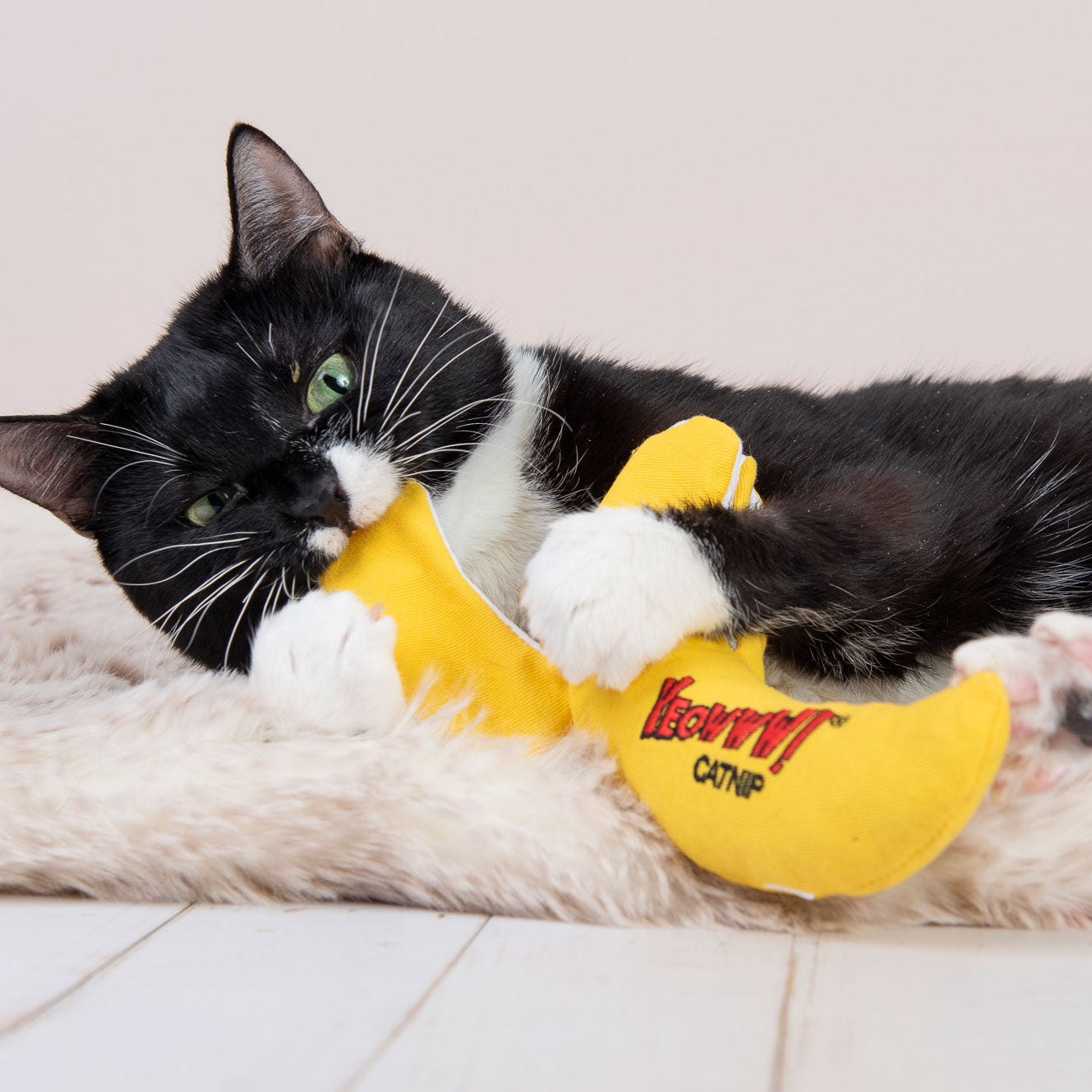 Yeowww! – Banane Chicata épluchée à l'herbe à chat pour chat Yeowww!